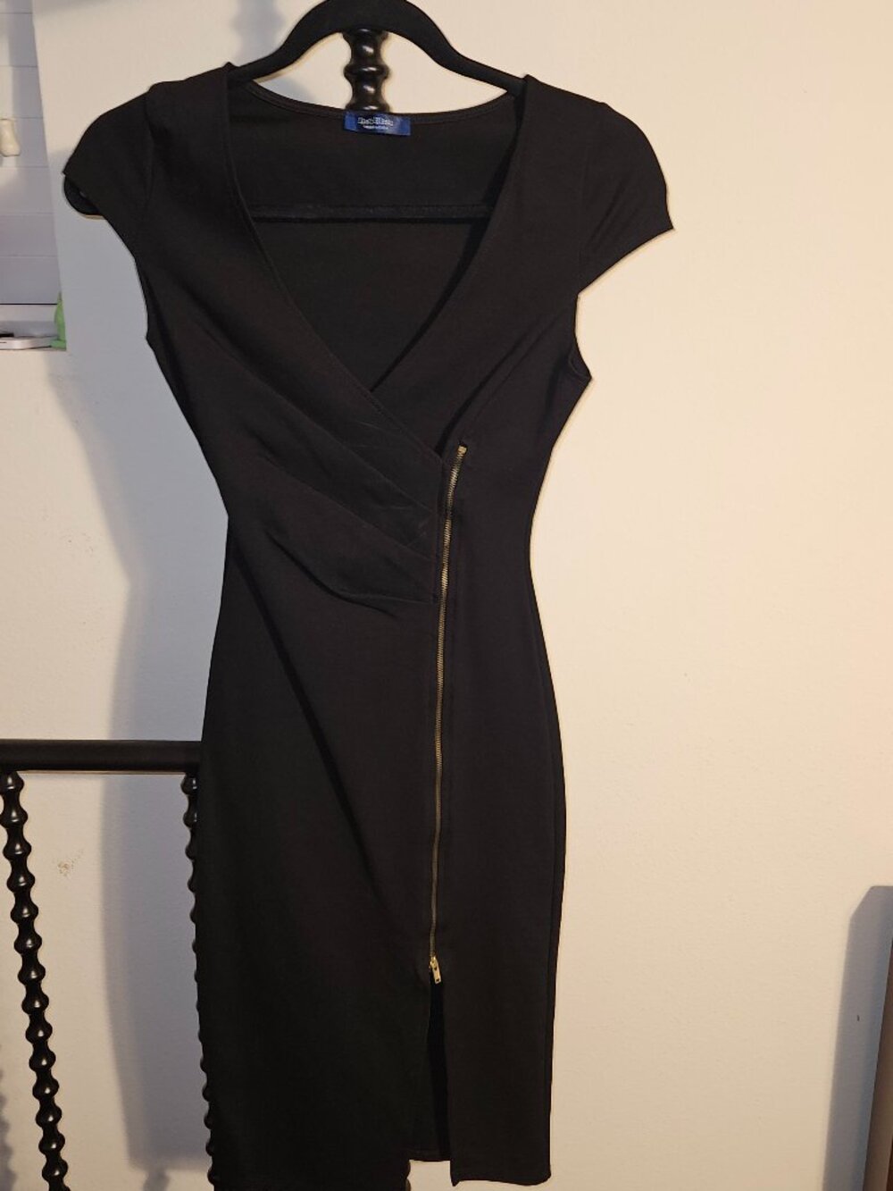 Black bodycon dress - never worn. Xxs, 00.